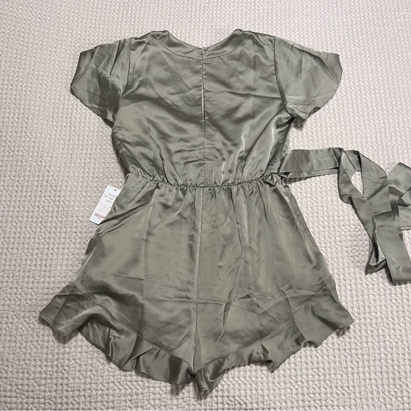 Show Me Your Mumu Say I Do Romper Moss Green Size Medium - Picture 8 of 12
